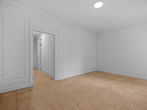 117 Seaman Avenue image 8 of 12