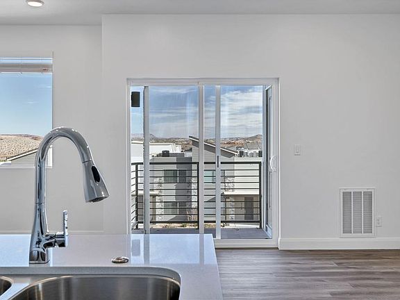 4th image of 5801 S Garnet Dr #3101