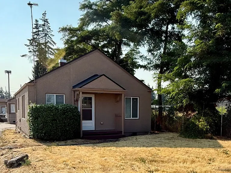 8420 1/2 S Tacoma Way — Photo 12