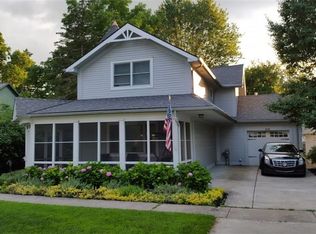 215 N 4th St, Waterville, OH 43566