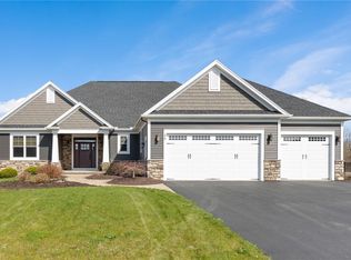 28 Mayers Gdn, Webster, NY 14580