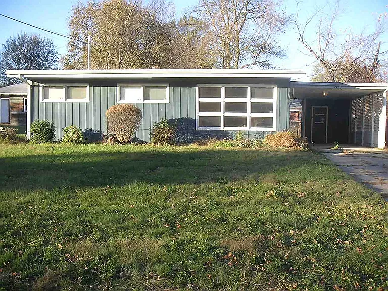 3 bed, 936 sqft, $1,500 — Photo 2