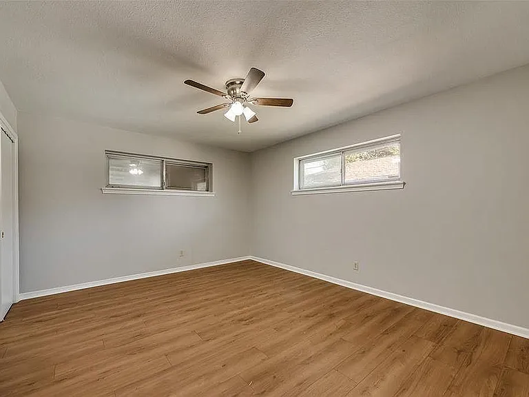 8423 Cadenza Ln — Photo 14