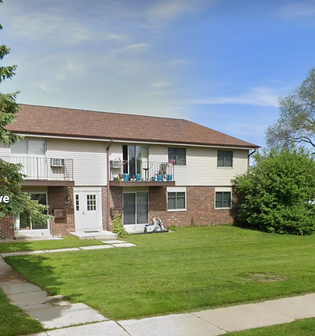 Charming 1-Bedroom Apartment in Grafton, Wisconsin — Photo 1
