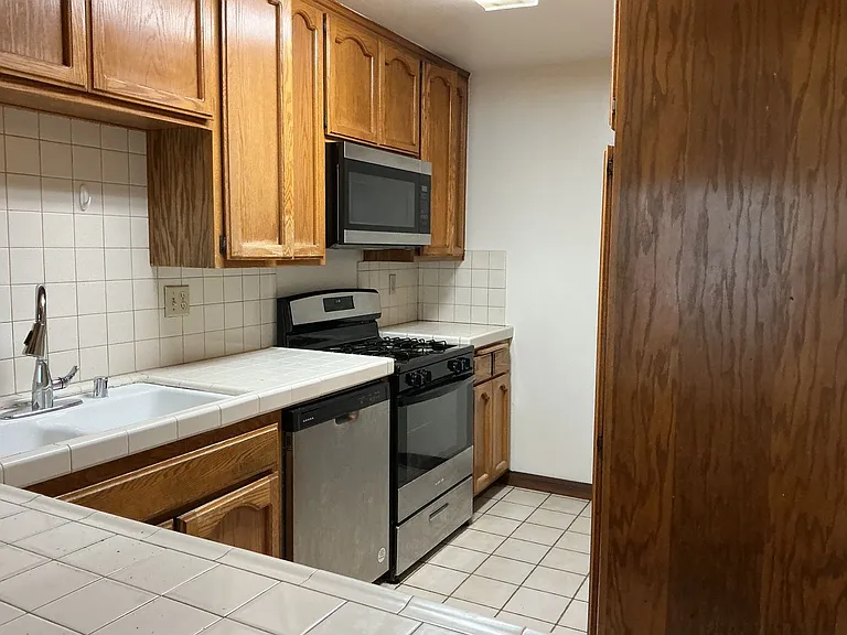 17200 Newhope St #110 — Photo 5