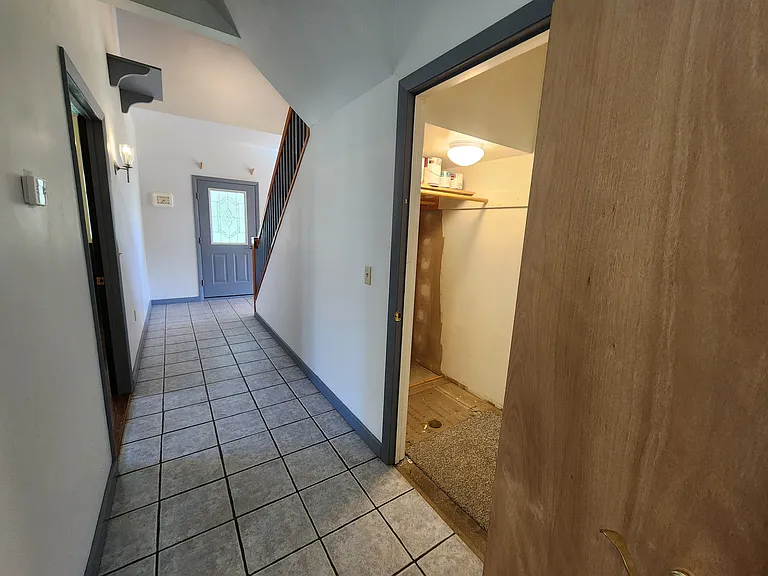 109 N Hollow Rd — Photo 17