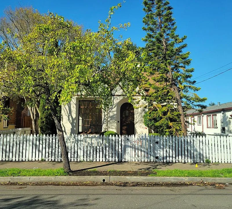1216 Masonic Ave