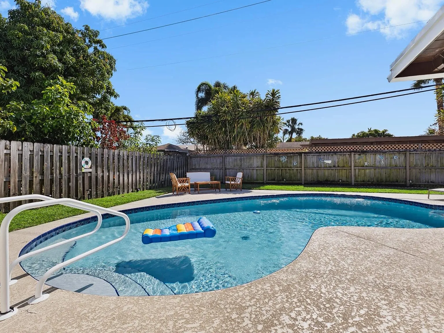 4 bed, 2.0 bath, 1470 sqft, $4,800 — Photo 3