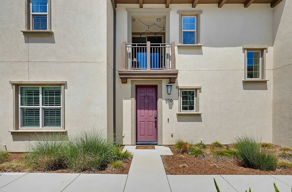 2 bed, 1243 sqft, $3,800 — Photo 2