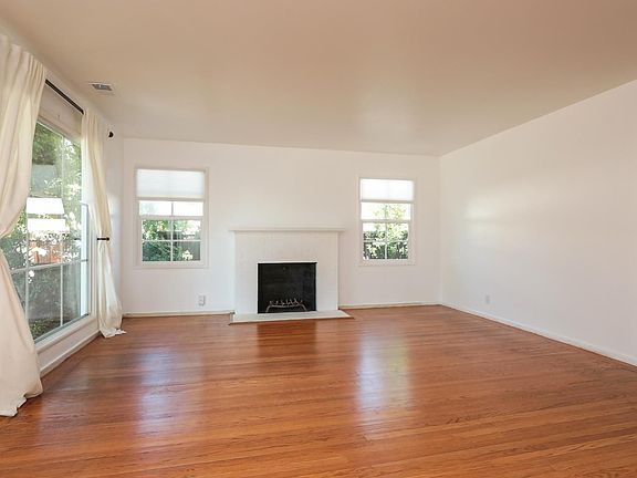 2nd image of 140 El Campo Dr