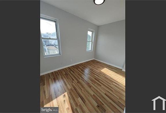 3rd image of 412 N Hilton St