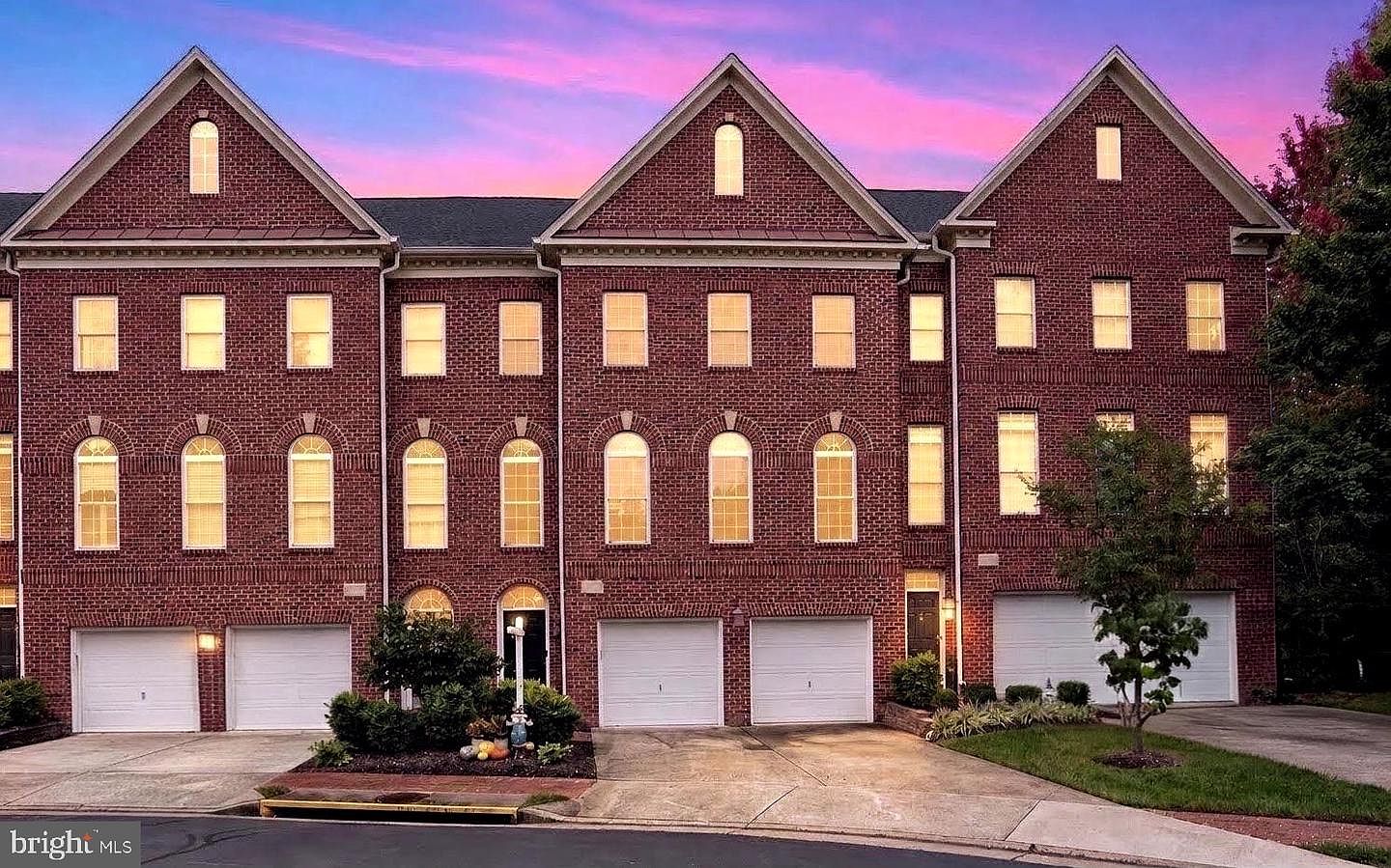 20374 Fallsway Ter — Trump National Golf Club Washington DC