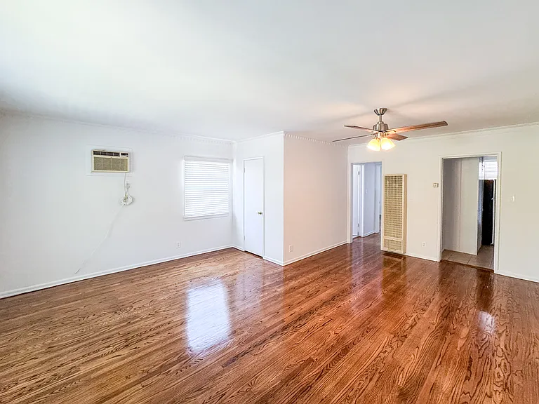 13208 Riverside Dr #1/2 — Photo 4