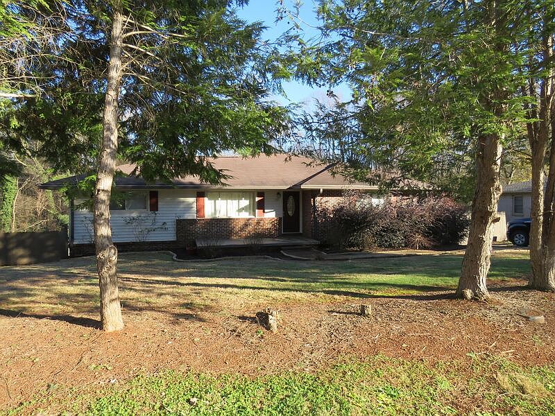 1st image of 210 Montis Dr