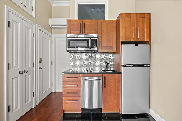 Rented by Compass | media 11