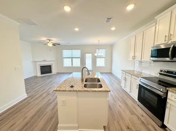 3809 Billabong Trl, Gainesville, GA 30506