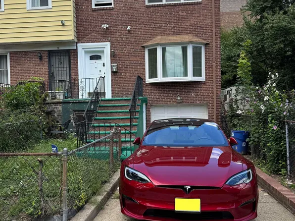 12 Gifford Ave, Jersey City, NJ 07304