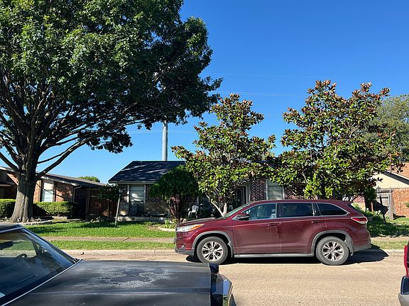 2nd image of 10731 Black Walnut Dr