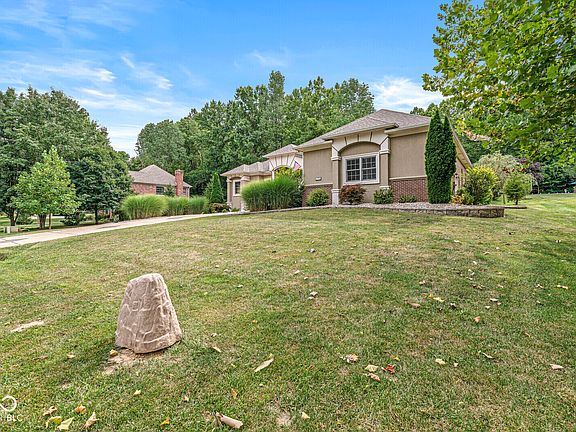 5th image of 2710 Grey Fox Dr