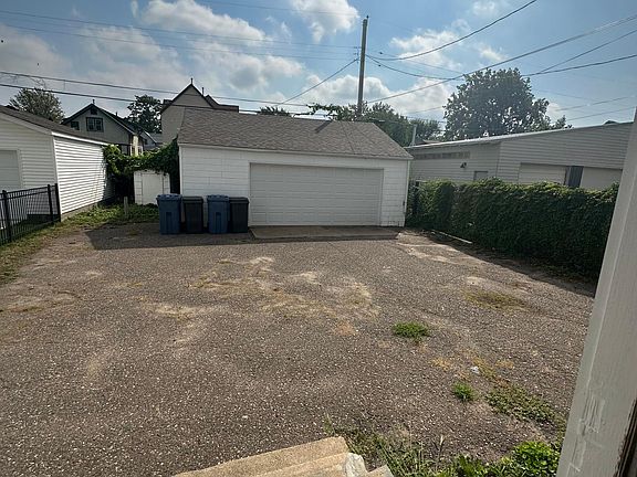 4th image of 2943 Grand St NE #1