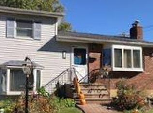 50 Beverly Pl, Massapequa, NY 11758