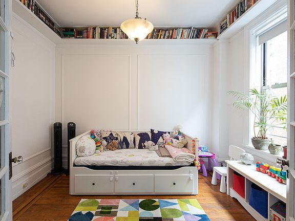 4th image of 306 W 100th St APT 45