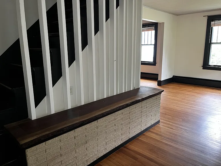 12 Bank St — Photo 16