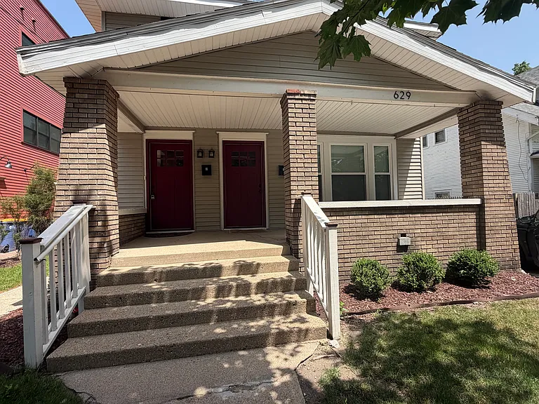 629 Lyon St NE #1 — Photo 2