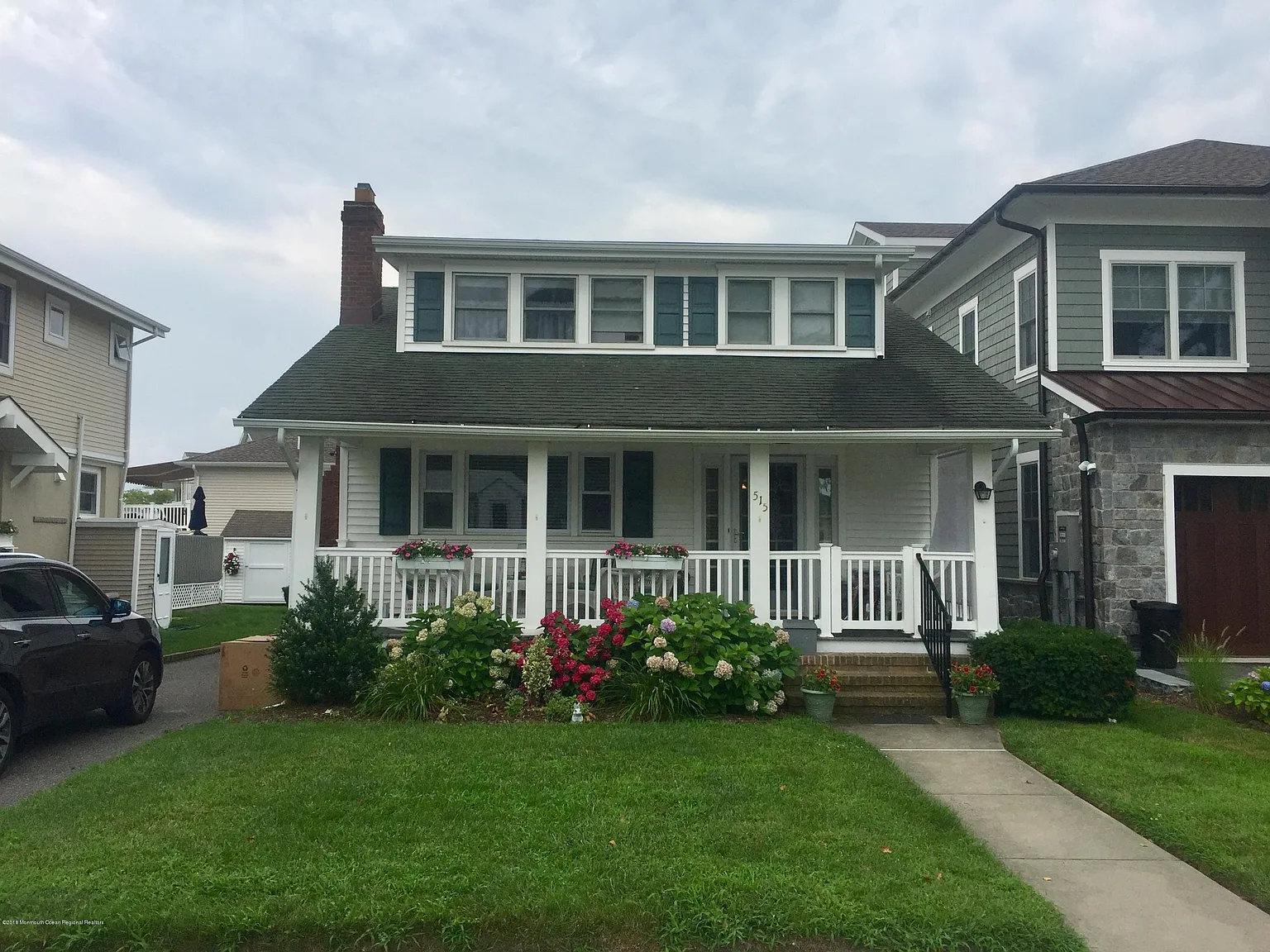 3 bed, 877 sqft, $2,600 — Photo 2