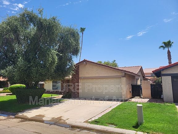 2nd image of 1607 E Edgewater Dr