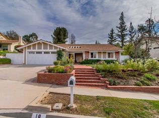 10 N Peregrine Cir, Oak Park, CA 91377