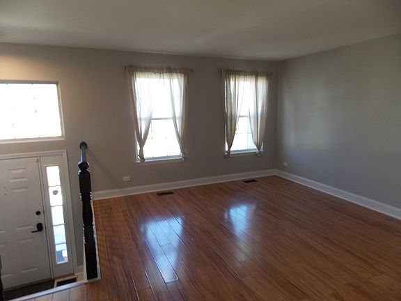 4th image of 1064 Manchester Cir