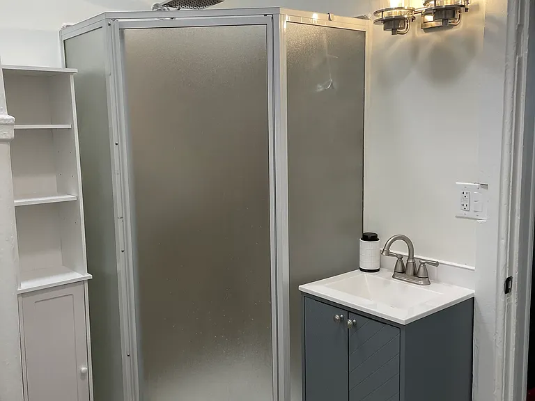 1406 N Noble St #1F — Photo 6