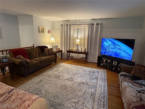 4th image of 3895 Ayrshire Dr