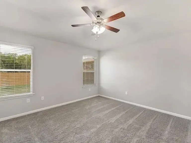 2216 Dickinson Ter — Photo 11