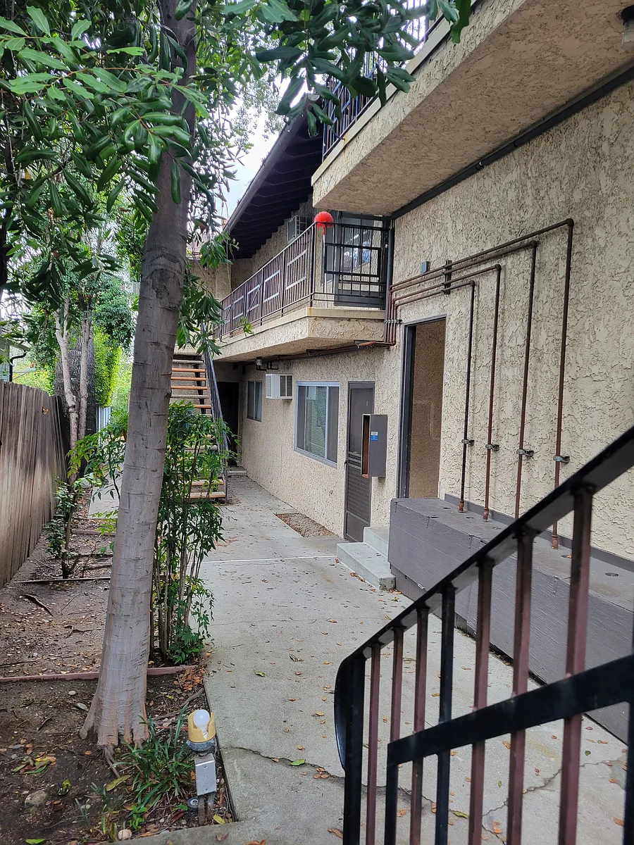 Building Photo - 252 Mariposa Ave #B