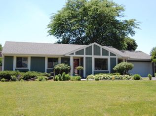 15175 W Harcove Dr, New Berlin, WI 53151