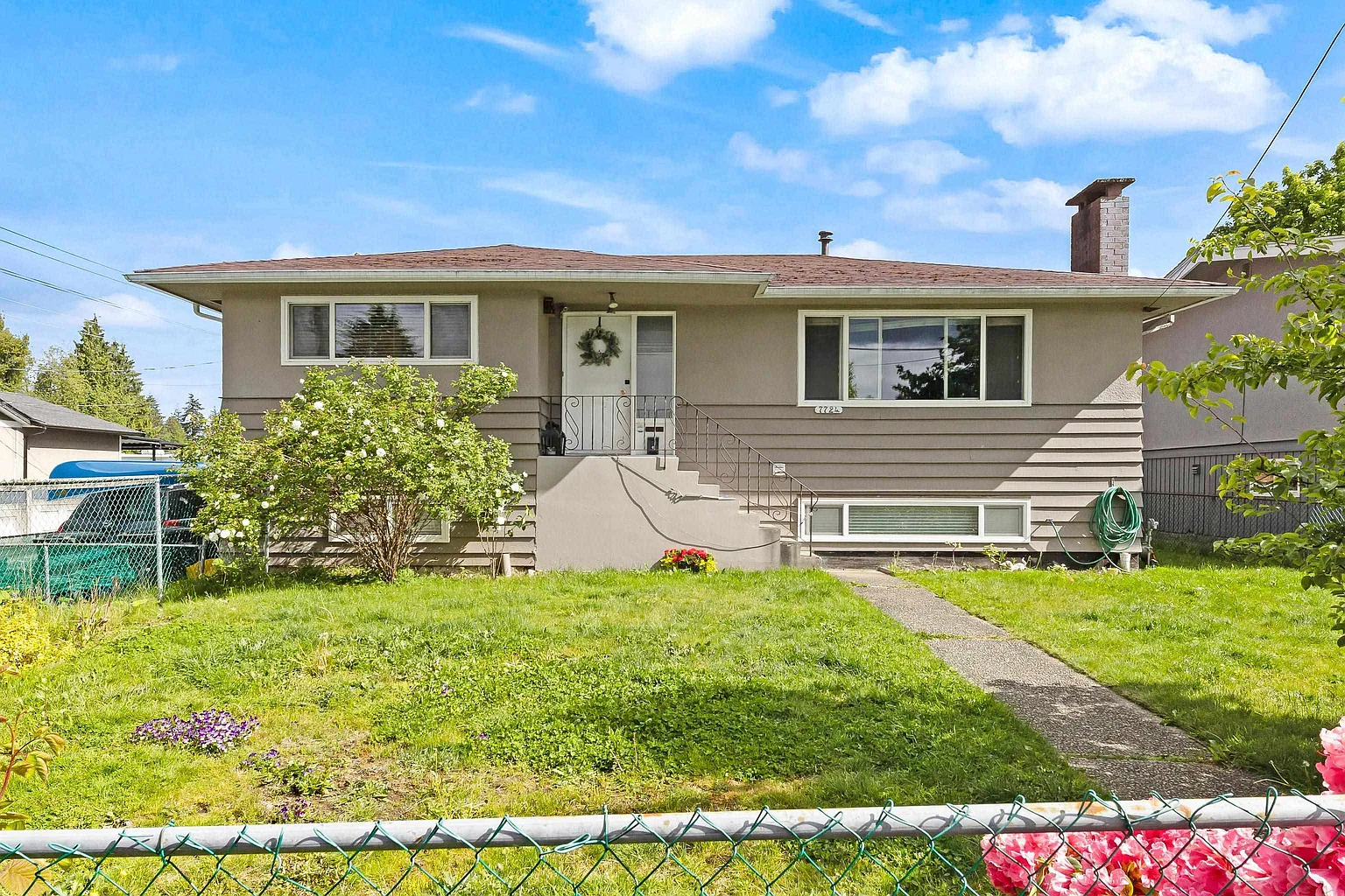 7724 Goodlad St photo 1