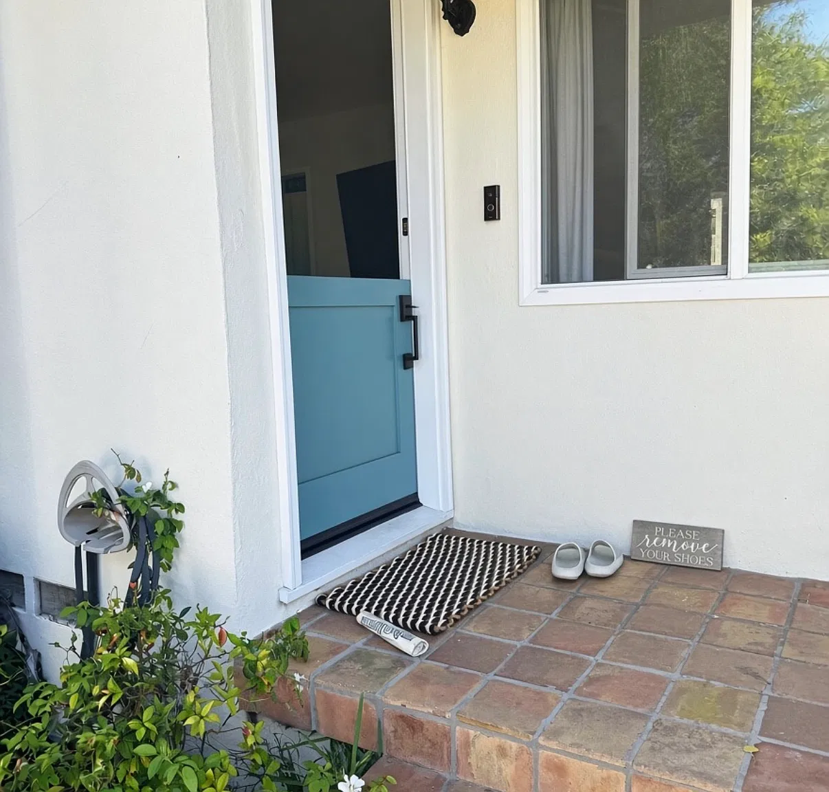 3 bed, 1082 sqft, $6,500 — Photo 1