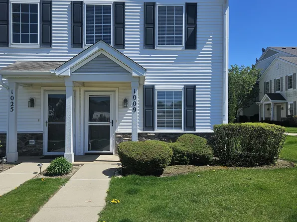 1009 Silverstone Dr, Carpentersville, IL 60110