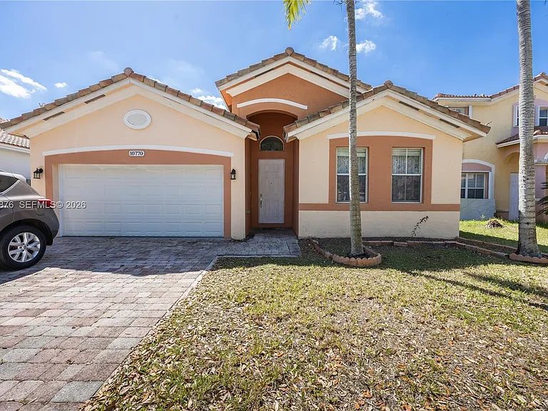 10770 SW 245th St — Photo 3
