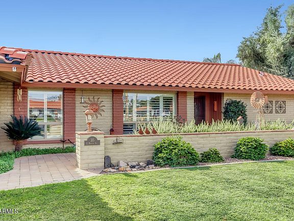 2nd image of 315 E MARCONI Avenue