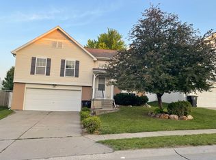 8901 Quest St, Omaha, NE 68122