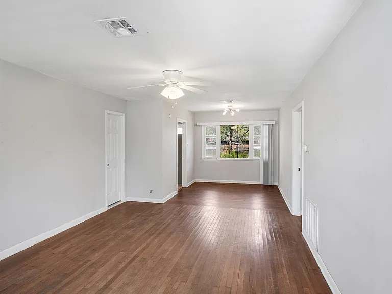 1050 Ponder St — Photo 6