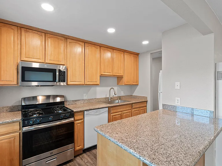 975 Murrieta Blvd #5 — Photo 14