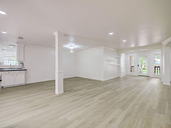 3rd image of 7442 Tall Pines Dr