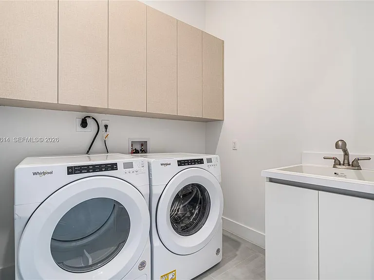 17550 Collins Ave #Penthouse 1 — Photo 36
