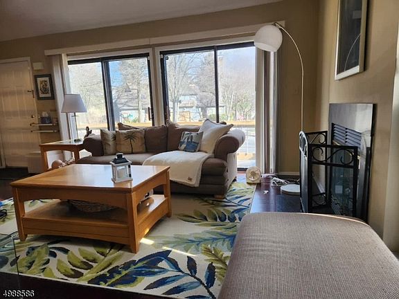 2nd image of 64 Sycamore Ct