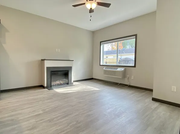 Pine Meadows Bldg. 01