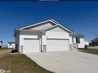 2510 N 7th Avenue Pl E, Newton, IA 50208